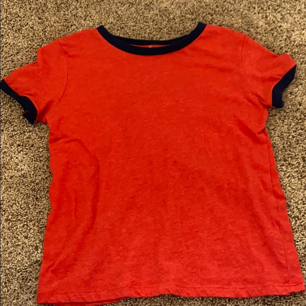 red top with navy blue outline